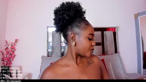 Emilly Roa online show from June 23, 7:23 pm