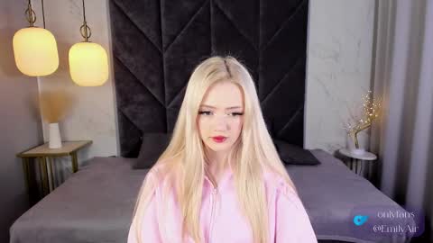 Emily online show from November 8, 4:56 pm