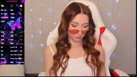 Snapshot of emily_cline chatting on October 16, 5:15 pm emily_cline online show from October 16, 5:15 pm
