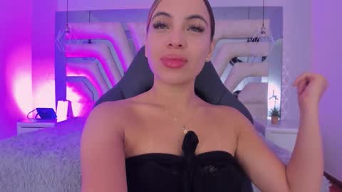 Emily online show from November 7, 11:49 am