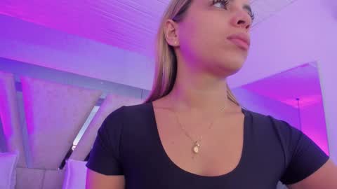 Emily online show from November 25, 11:01 am