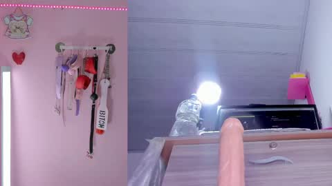 emily_foxxxi online show from May 29, 11:36 pm