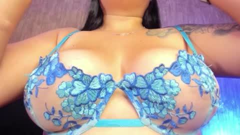 Emily  online show from February 7, 7:18 pm