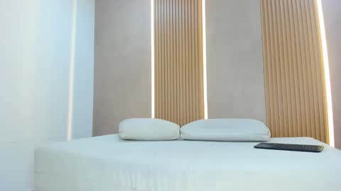 emily_kovac online show from February 28, 11:31 am