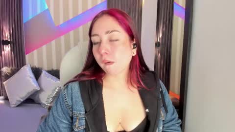 Emily online show from November 12, 2:48 pm