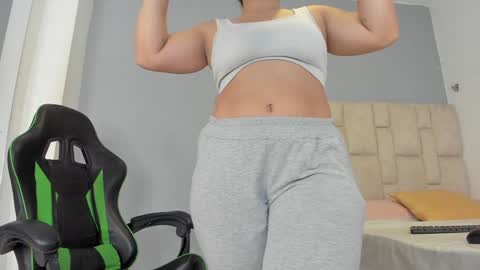 Emi  independent model  online show from January 27, 9:22 pm