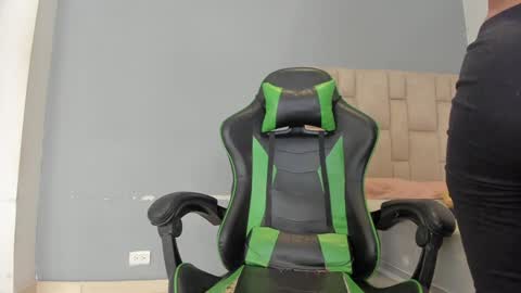 Emi  independent model  online show from January 22, 2:37 am