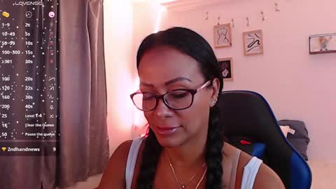 Snapshot of emily_leroy571240 chatting on October 6, 1:06 pm emily leroy. online show from October 6, 1:06 pm