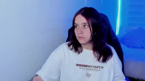 emily_lindey online show from January 19, 6:31 am