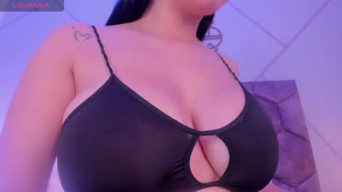 emily_nova_ online show from April 16, 12:05 pm