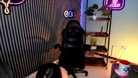 Emily  online show from July 28, 12:48 pm