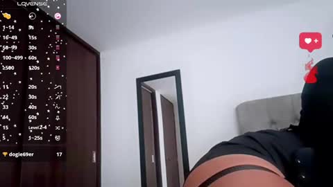 emily_rosse9 online show from October 31, 7:40 pm