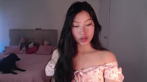 Snapshot of emily_swan_04 chatting on January 8, 5:26 pm Emily  Swan online show from January 8, 5:26 pm