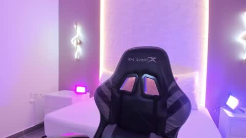 emily_tolson online show from March 27, 6:52 pm