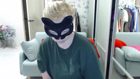 Emily online show from March 8, 3:16 pm