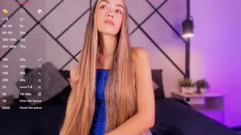 Snapshot of emilyallen_1 chatting on October 4, 8:46 pm emilyallen_1 online show from October 4, 8:46 pm