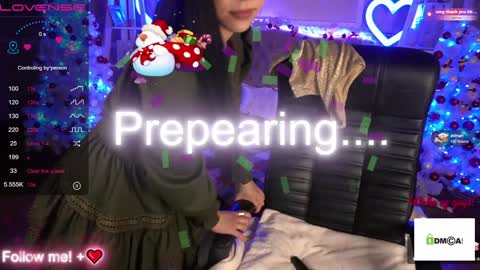 Snapshot of emilycandys chatting on December 31, 8:04 am Emy online show from December 31, 8:04 am