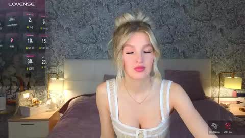 emilydancee online show from May 21, 4:43 am