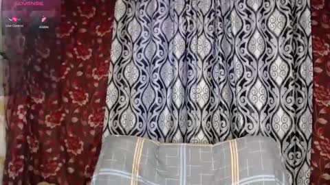 Snapshot of emilydoth chatting on December 18, 8:53 am EmilyDoth online show from December 18, 8:53 am