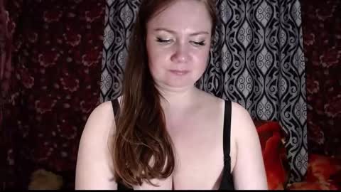 Snapshot of emilydoth chatting on February 13, 7:52 pm EmilyDoth online show from February 13, 7:52 pm