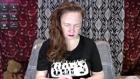 Snapshot of emilydoth chatting on December 28, 3:04 am EmilyDoth online show from December 28, 3:04 am