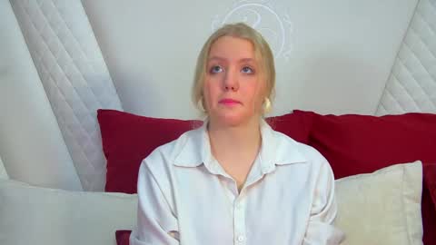 Emily online show from December 18, 6:51 am