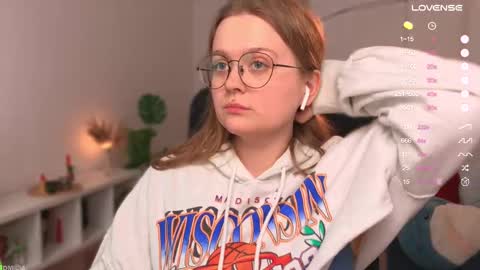 Emily  online show from March 4, 12:01 pm