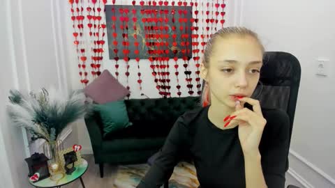 Emily online show from February 16, 7:36 pm