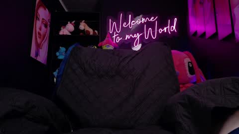 Emily Jhonson online show from April 1, 3:20 pm