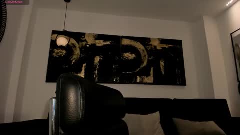 Emily online show from December 3, 3:20 am