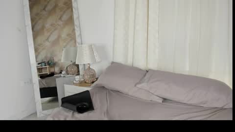 emilyrojas online show from November 21, 1:13 pm