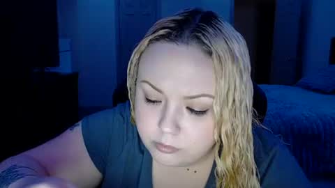 Emily Bankz online show from November 2, 4:16 am