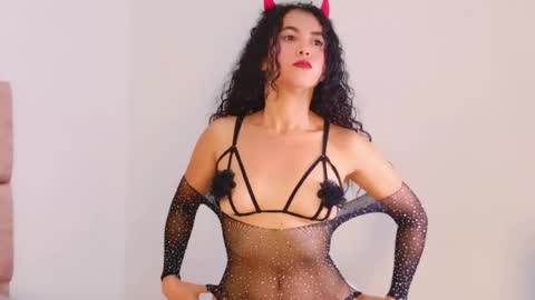 emilyvixen_ online show from November 27, 4:26 am