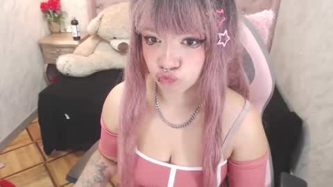 emilywildde online show from December 19, 8:17 am