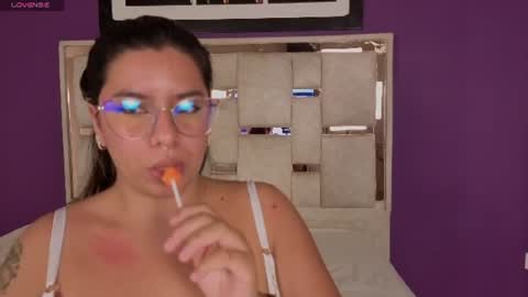 emilyy_cooperr online show from July 6, 3:14 pm