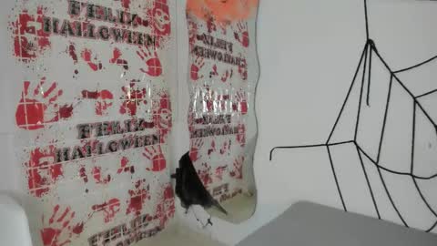 emilyy_cooperr online show from October 17, 12:41 pm