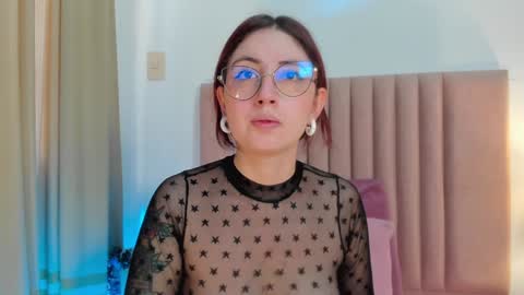 Snapshot of emilyywatson chatting on January 7, 11:37 am Emilyy Watson online show from January 7, 11:37 am