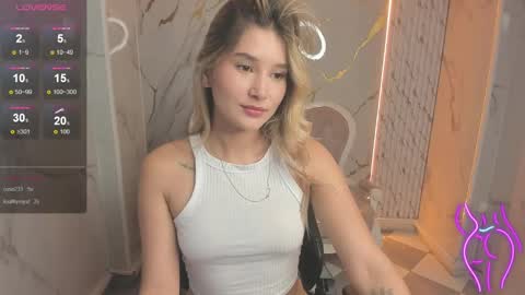 Snapshot of emma1_b_ chatting on September 25, 9:12 pm Emma online show from September 25, 9:12 pm