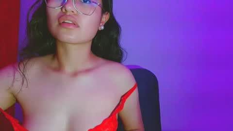 Snapshot of emma_2727 chatting on March 12, 2:09 am Emma online show from March 12, 2:09 am