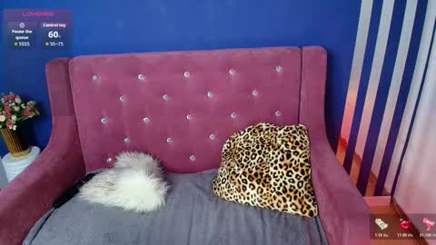 emma__rosss online show from December 18, 2:38 am