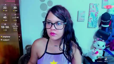 emma_boo_ online show from November 10, 7:31 pm