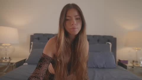 emma_lu1 online show from January 19, 6:43 pm