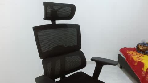 emma_lu26 online show from January 3, 1:36 pm