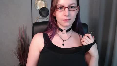 emma online show from December 13, 6:42 am