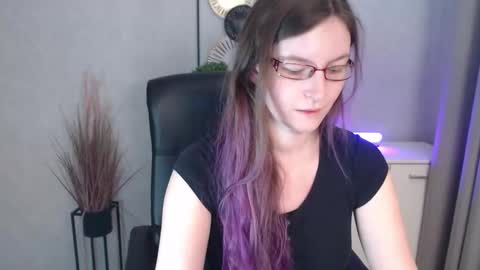 emma online show from December 1, 6:28 am