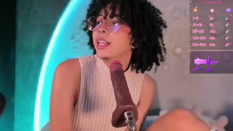     online show from October 8, 10:52 am