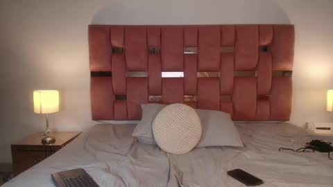 emma_saenz01 online show from January 19, 1:32 am