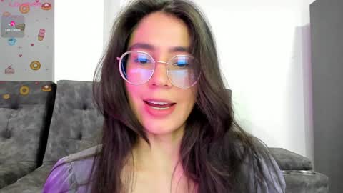 Snapshot of emma_sandovaal chatting on January 30, 2:27 am Emma online show from January 30, 2:27 am