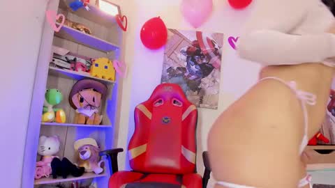 Snapshot of emma_soffia_ chatting on February 17, 5:55 pm EMMA online show from February 17, 5:55 pm