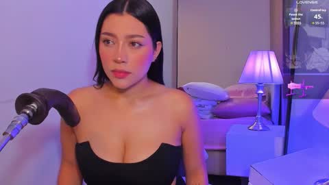   online show from March 25, 11:35 am